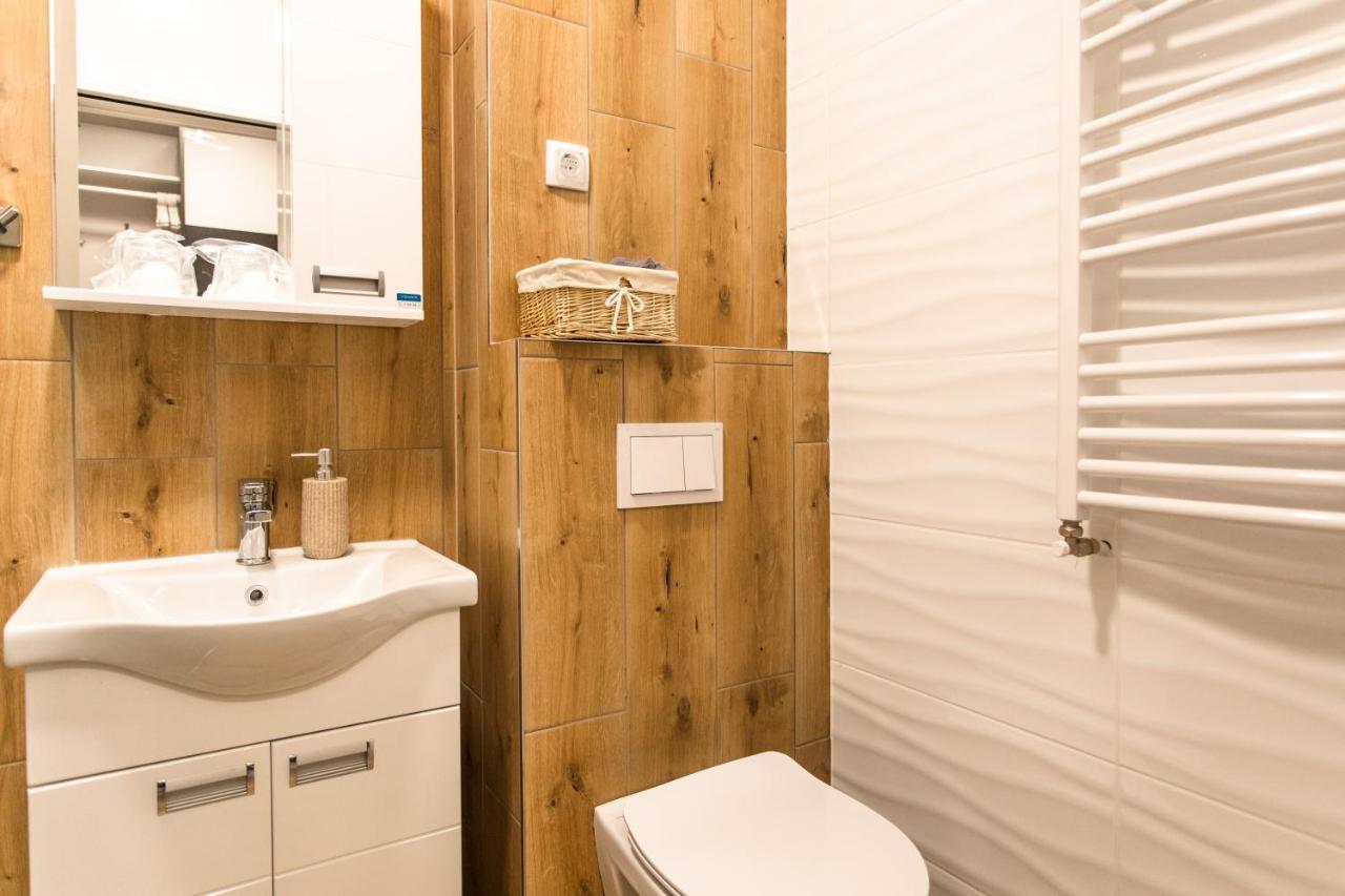 Room Jacuzzi “Athena” Subotica Buitenkant foto
