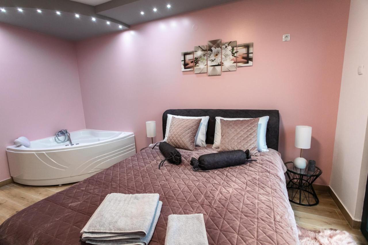Room Jacuzzi “Athena” Subotica Buitenkant foto